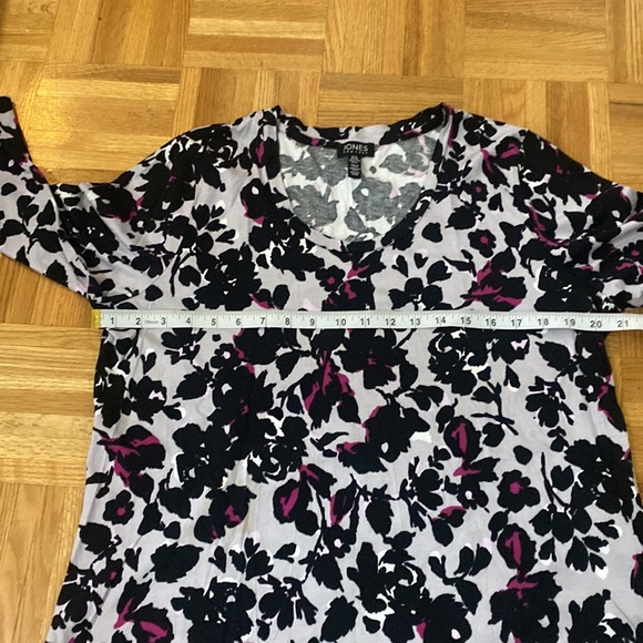 Jones New York Top - Picture 11 of 12